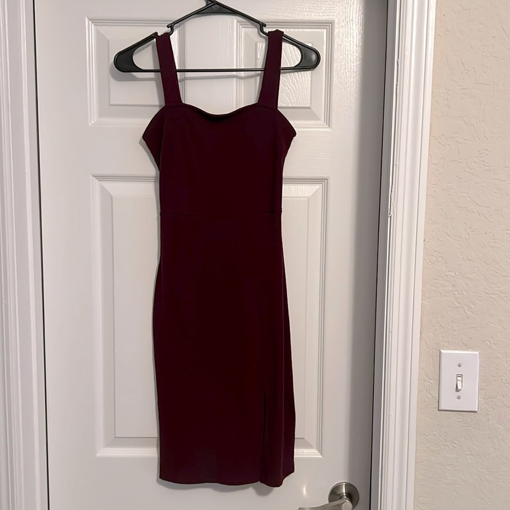 Women’s burgundy size small bodycon dress